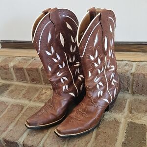 Ariat Tan Leather Cowboy Boots